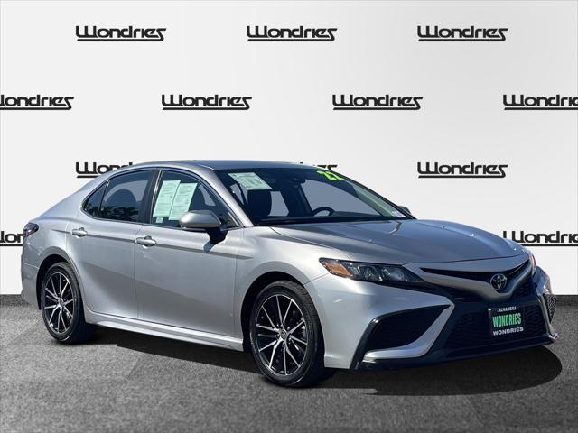 2022 toyota camry se