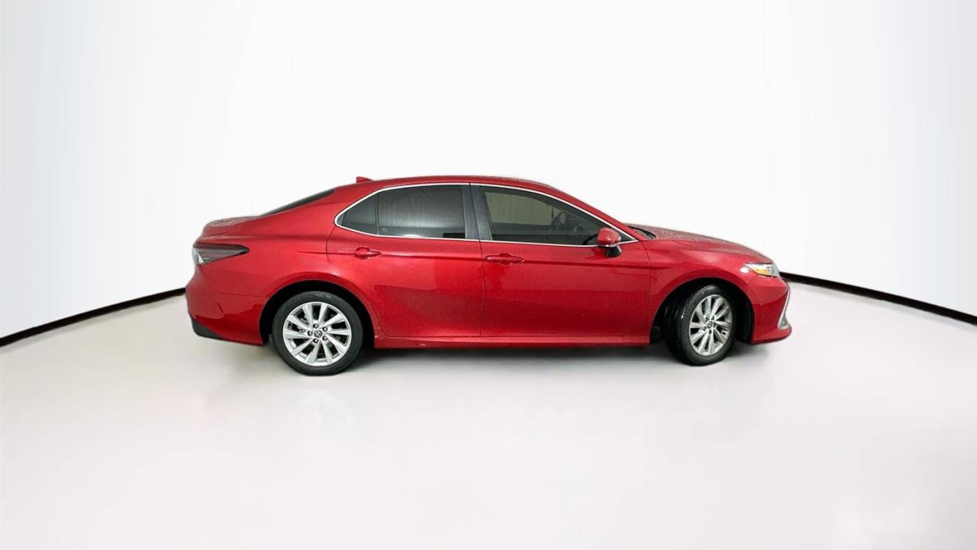2023 toyota camry le