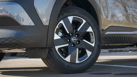 2025 Nissan Kicks