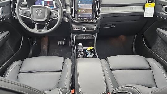 2024 Volvo XC40
