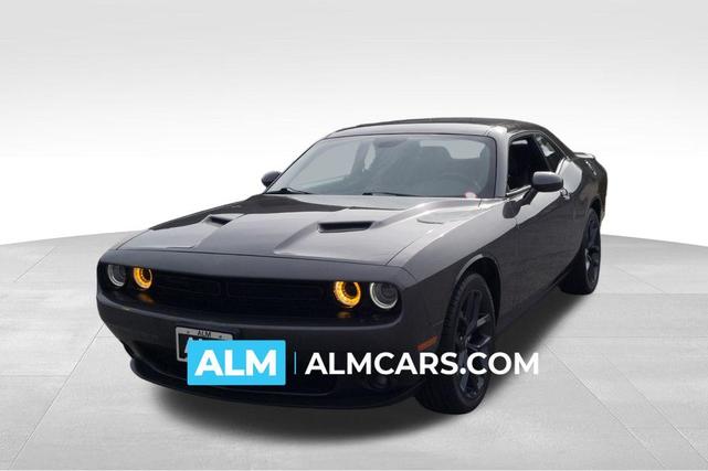 2022 dodge challenger sxt