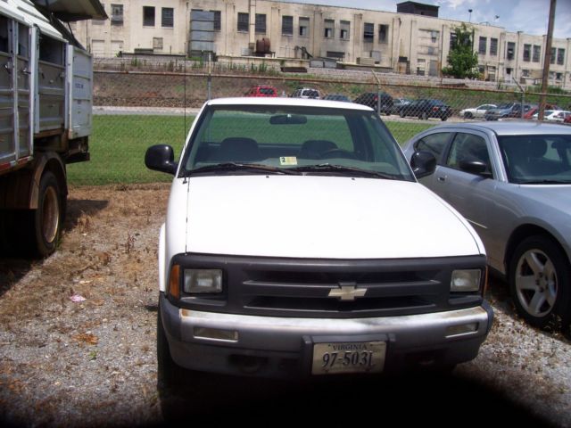 1994 chevrolet s10 base standard cab pickup 2-door 4.3l