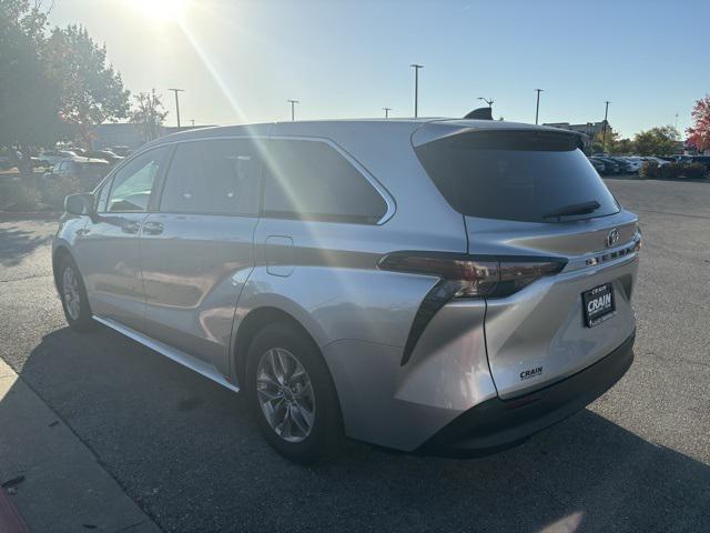 2023 toyota sienna le