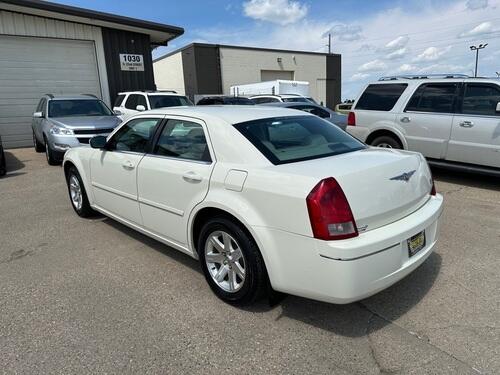 2005 chrysler 300