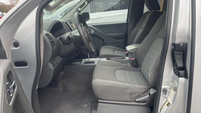 2016 nissan frontier sv