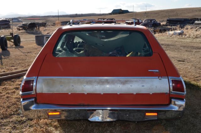 1972 plymouth satellite station wagon - 9 passenger ac 318 red