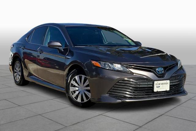 2018 toyota camry hybrid le