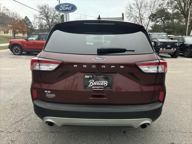 2021 ford escape se