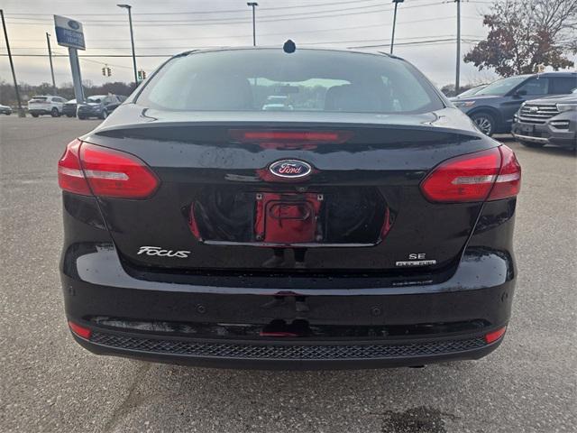 2016 ford focus se