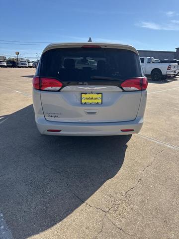 2017 chrysler pacifica touring