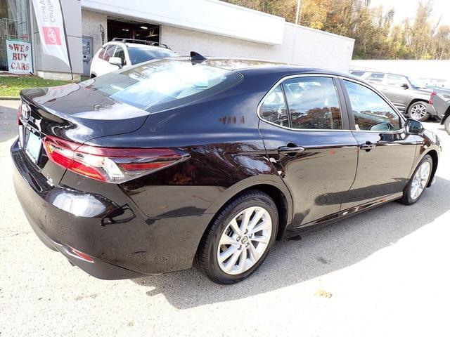 2021 toyota camry le