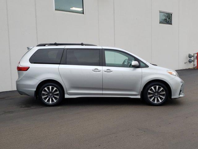 2020 toyota sienna le