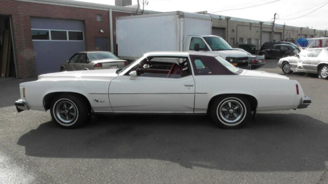 1974 pontiac grand prix sj 455 / t400 93,104 miles . drives and runs great