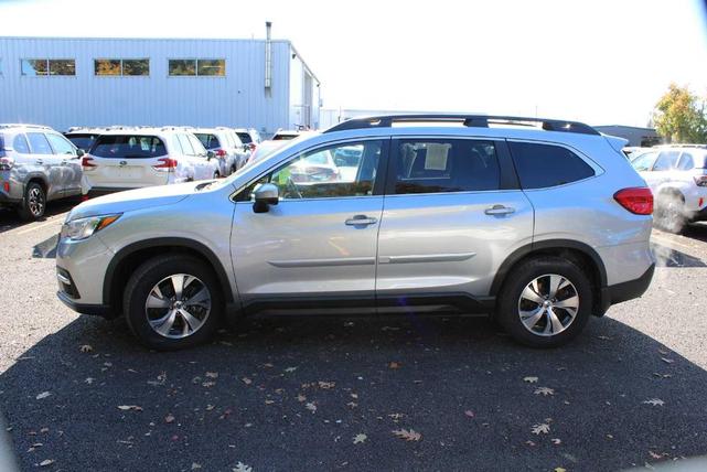 2022 subaru ascent premium 8-passenger