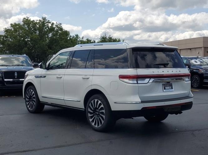 new 2024 lincoln navigator black label