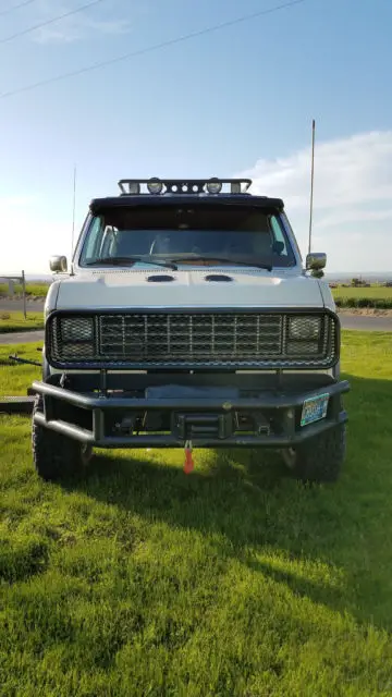 wheelchair & handicapped accessible! 4x4 safari van off road ez lock & hand ctrl