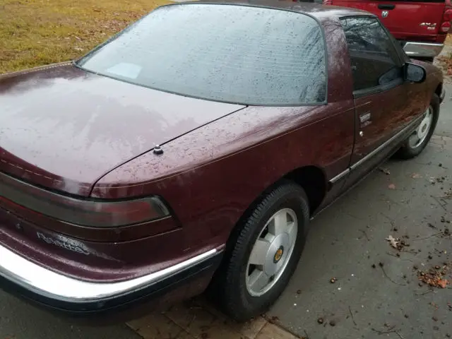 buick reatta 1989 with leather 16 way seats, new firestone tires