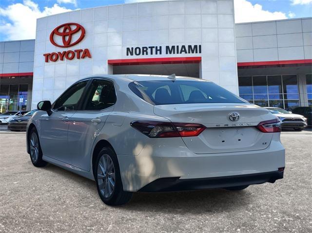 2023 toyota camry le