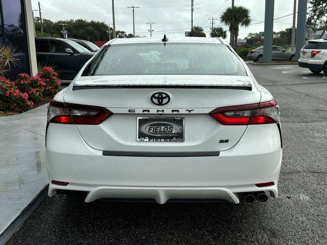 2021 toyota camry se