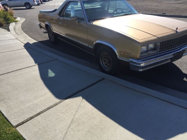 in awesome condition!! 126,000, factory air, hard tonneau cover, car phone