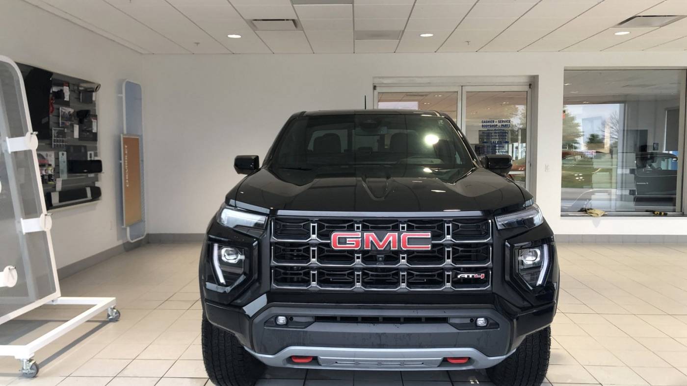 2023 gmc canyon at4