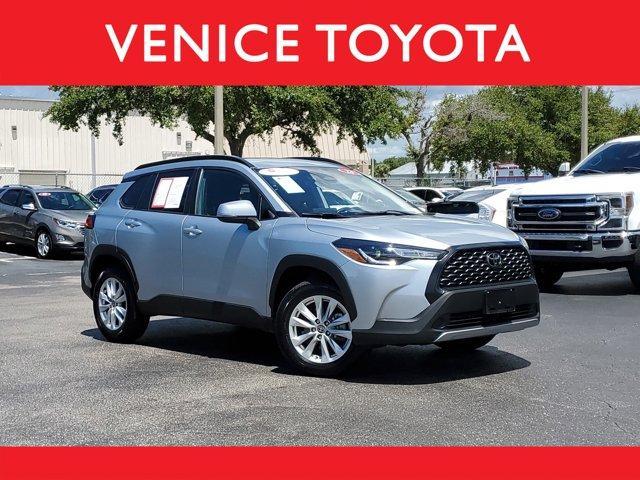 2023 toyota corolla cross le