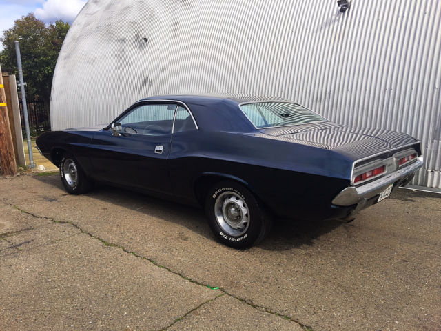 1971 dodge challenger 318 base model, solid car, runs good, no reserve !!!