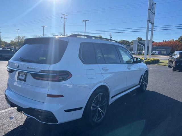 2023 bmw x7 m60i