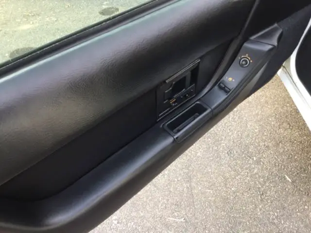 1993 corvette, white with black interior. excellent condition