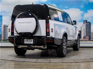 2024 Land Rover Defender 130 p400 x-dynamic se