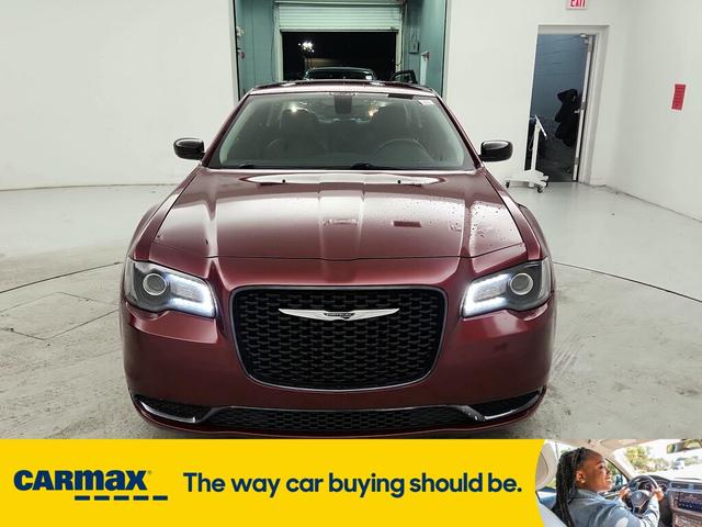 2019 chrysler 300 touring