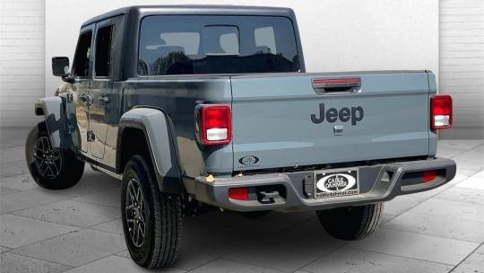 2024 Jeep Gladiator