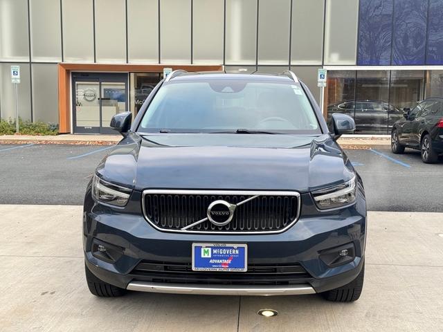 2022 volvo xc40 momentum