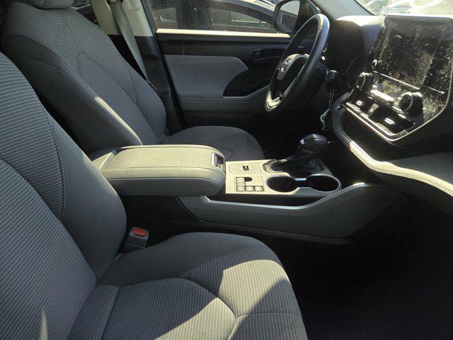 2023 toyota highlander hybrid le