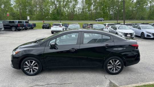 2021 nissan versa sv