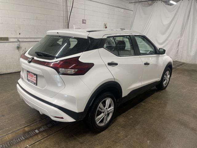 2022 nissan kicks s
