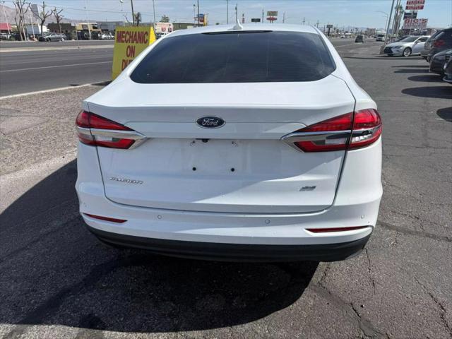2019 ford fusion se