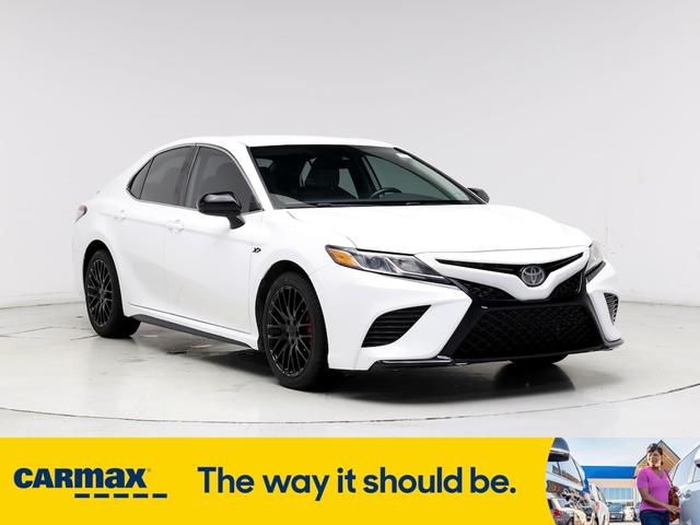 2019 toyota camry se