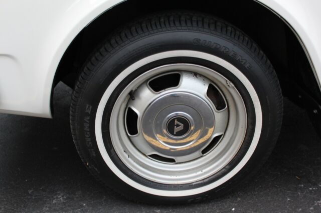 1982 volvo 242 dl excellentn condotion !!!!