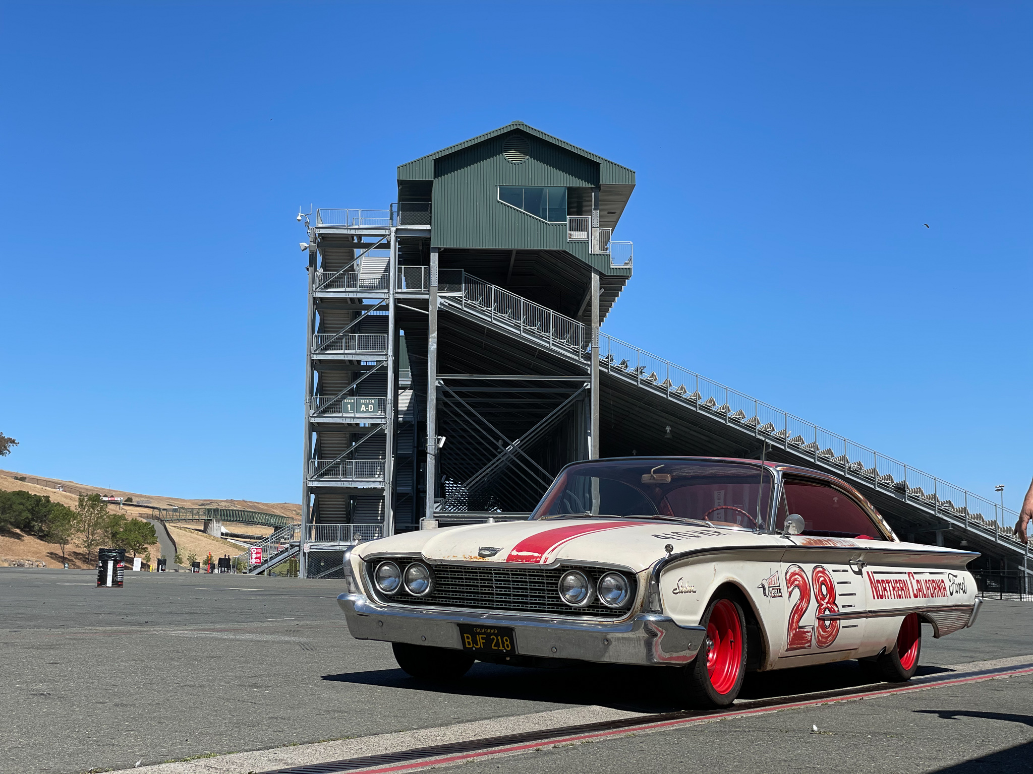 390-powered 1960 ford galaxie starliner 4-speed