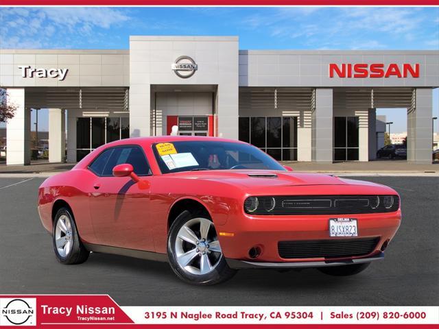 2016 dodge challenger sxt