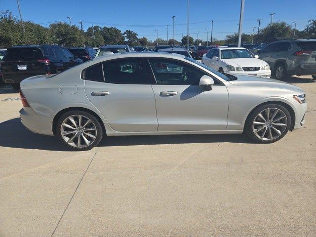 2021 volvo s60 t5 momentum