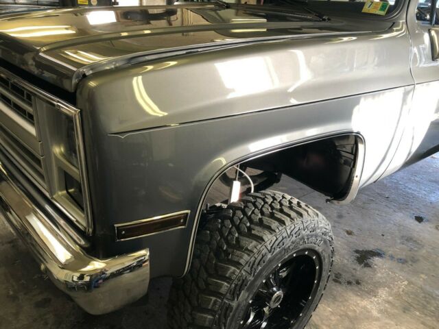 1986 chevrolet c/k-10 4x4 short bed square body scottsdale silverado 1500