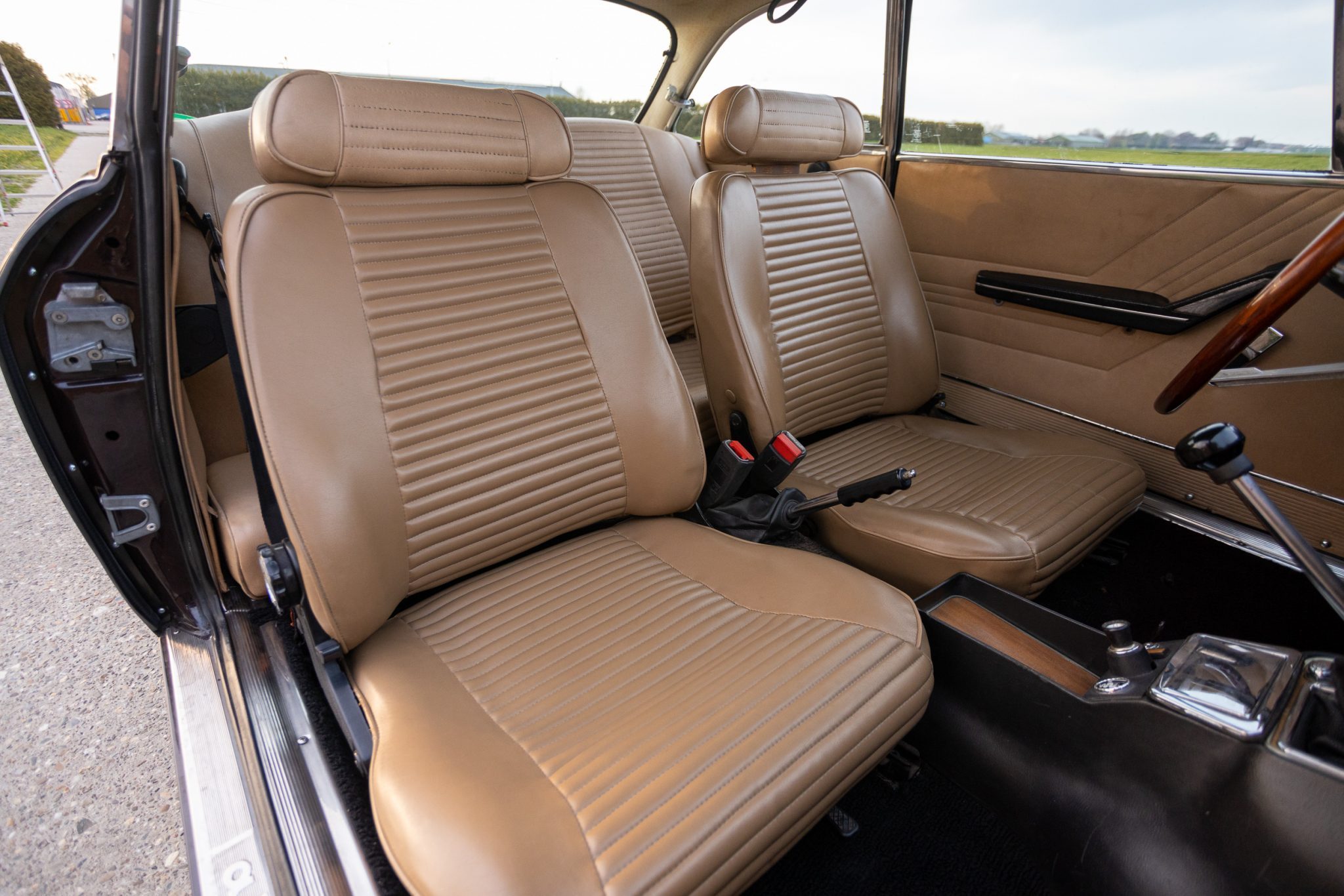 1975 alfa romeo gtv 2000