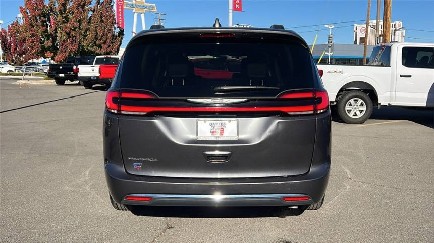 2022 chrysler pacifica touring l