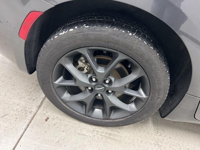 2021 chrysler pacifica touring