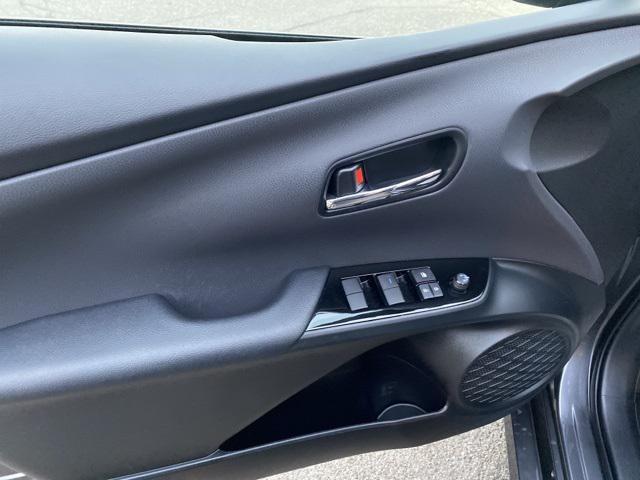 2021 toyota prius prime le