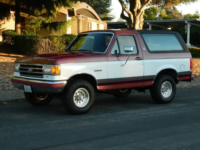 special edtition / 4x4 / currant red leather interior / 25 year celebration