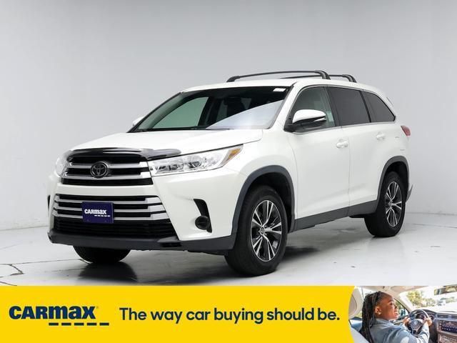 2019 toyota highlander le