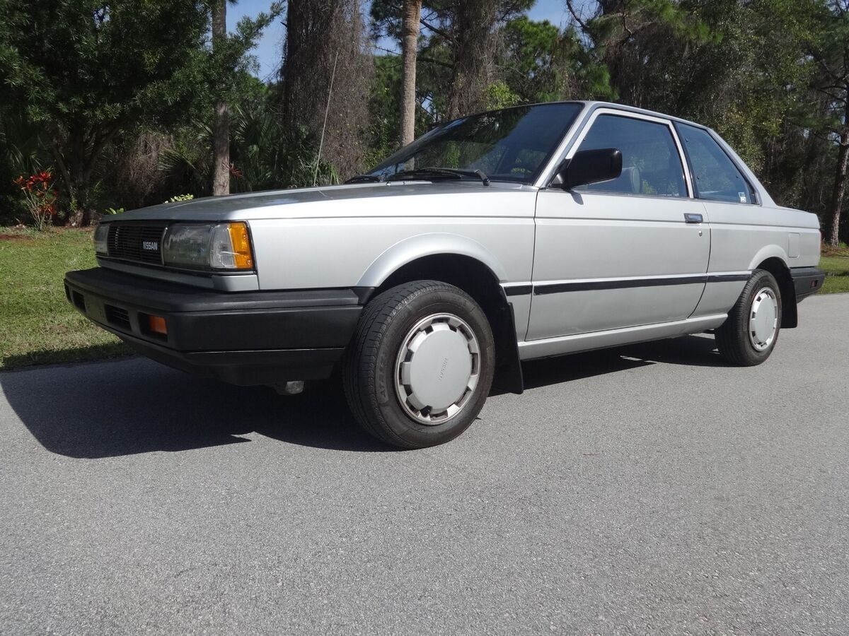 1987 nissan sentra se 50000 actual miles. runs and drives great. cold a/c